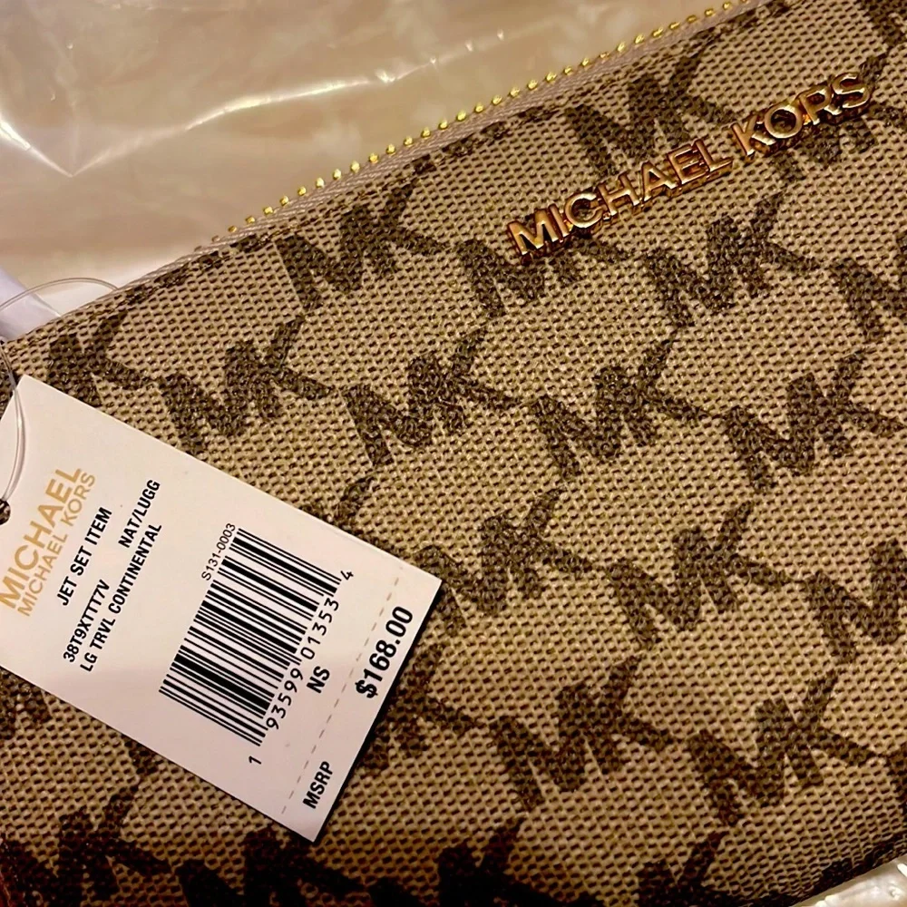 Michael Kors Jet Set Item